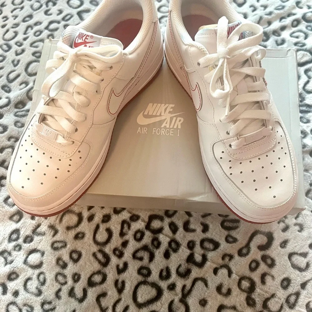 Nike Kids White and Red Sneakers - Picture 4 of 5